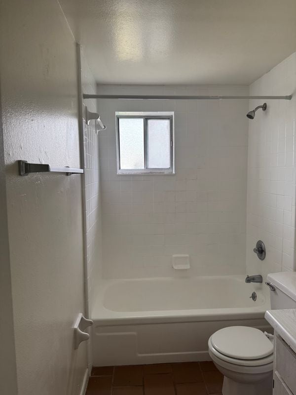 Building Photo - 208 S Rossiter St