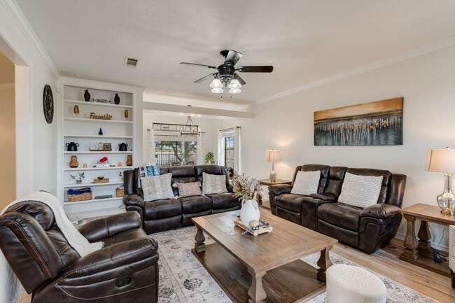 Building Photo - Beautiful 3-Bedroom home!