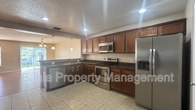 Building Photo - 2487 Hassonite St