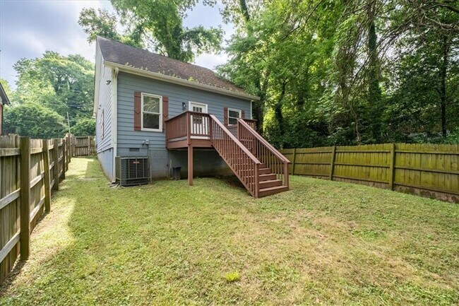 Building Photo - 3111 Jones St
