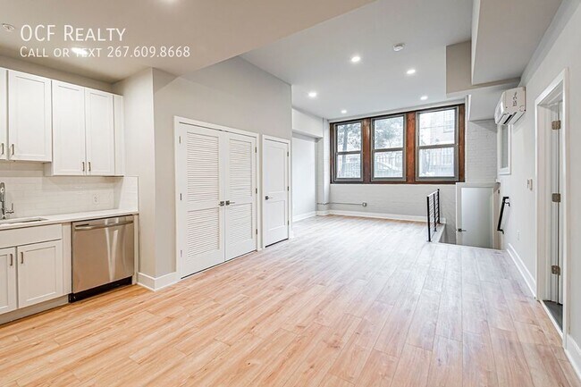 Building Photo - The Walter George Smith Public School