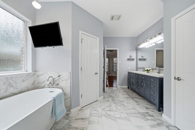 Building Photo - 4418 Ruttand Park Ln
