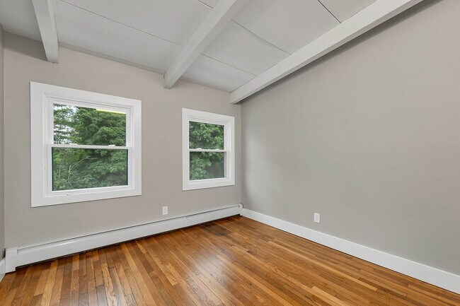 Building Photo - 175 Pleasant St