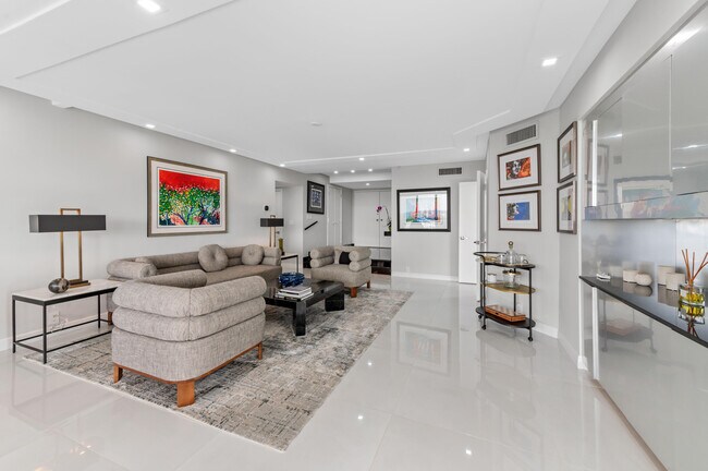 Building Photo - 1900 Consulate Pl