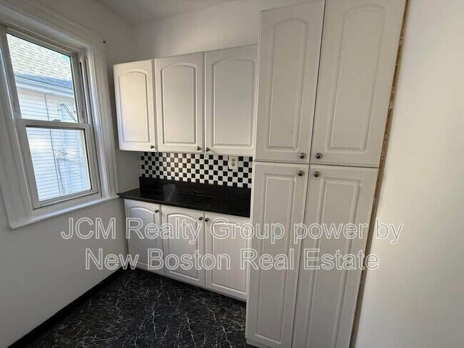 Building Photo - 51 Ashland St