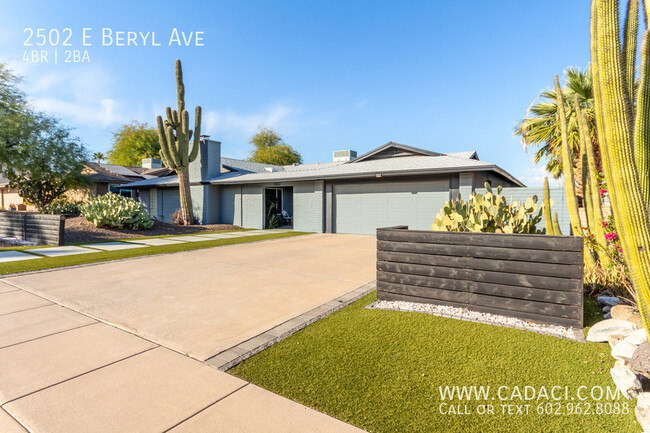 Building Photo - Modern 4 bed 2 bath home with a pool!