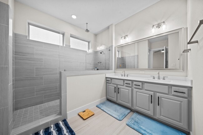 Building Photo - 10971 Swang Link Dr