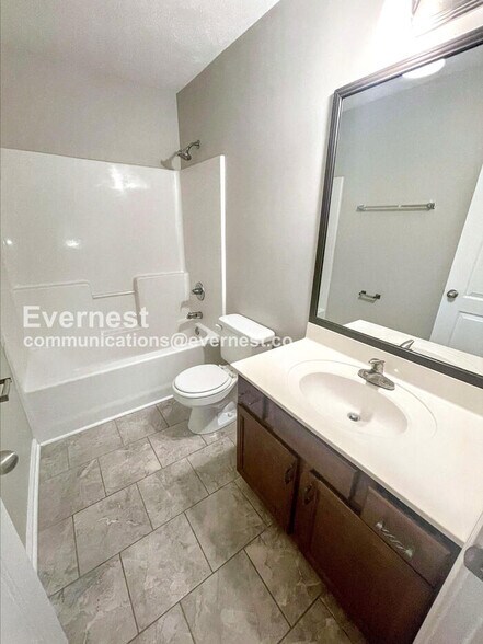 Building Photo - 1533 Apache Way