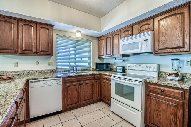 Building Photo - Beautiful 1-story southwestern-style home in west El Paso