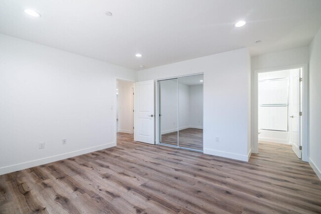 Building Photo - 1255 W 8th St