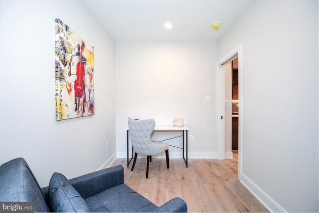 Building Photo - 1133 5th St NW