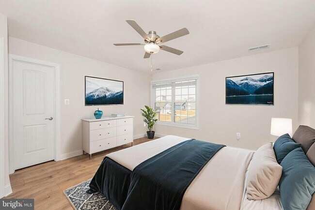 Building Photo - 9962 Roulette Dr