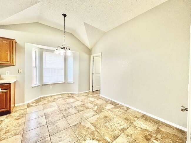 Building Photo - 2210 Green Mere Dr
