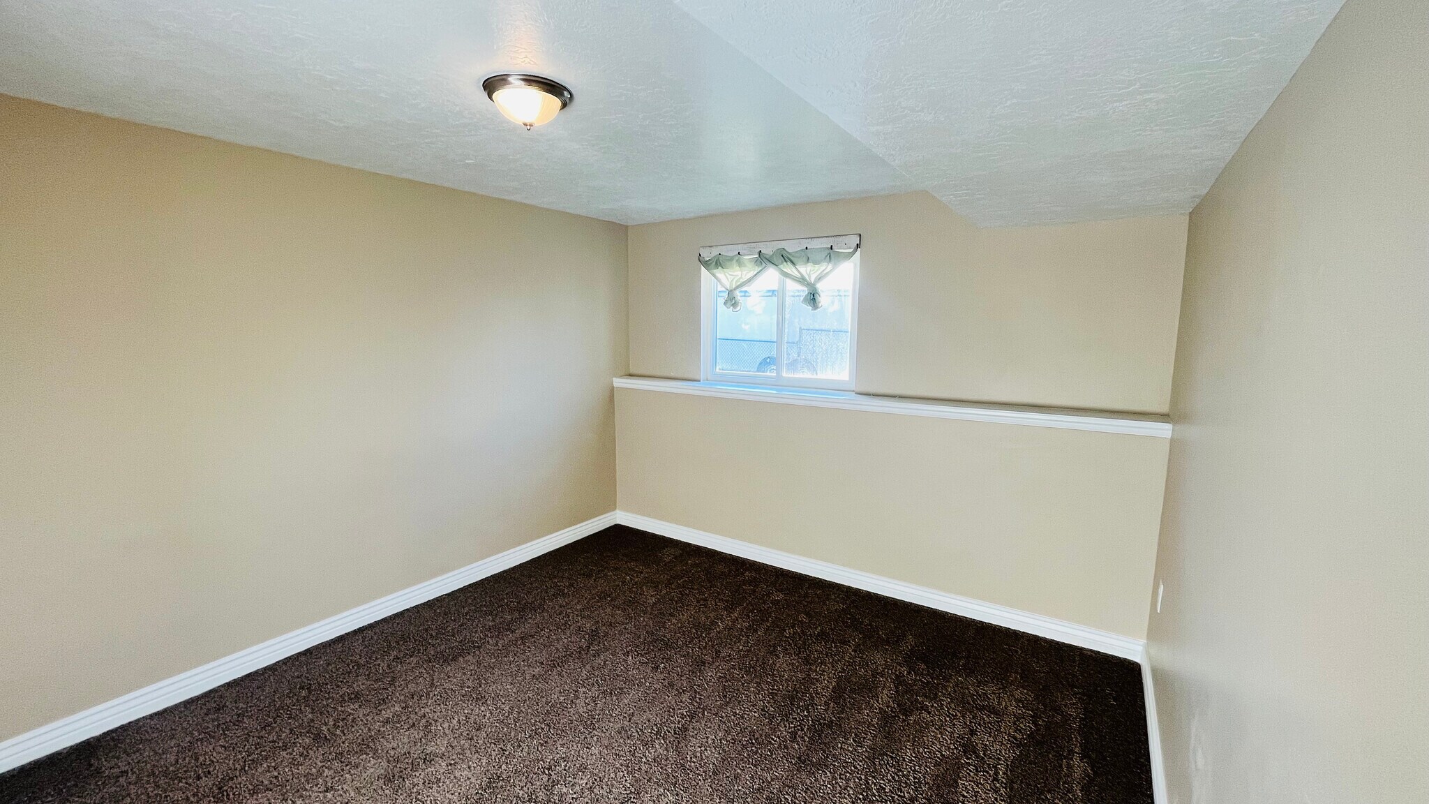 Building Photo - 3016 W 1050 N