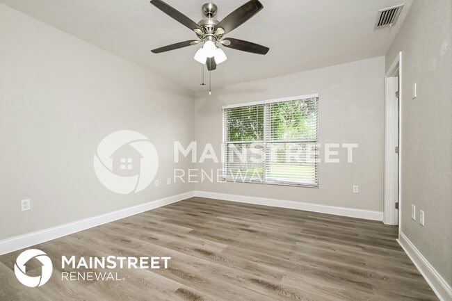 Building Photo - 2330 Northview Dr