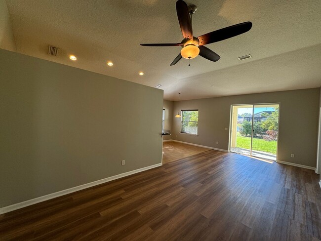 Building Photo - Beautiful 3 bedroom home in Port Orange