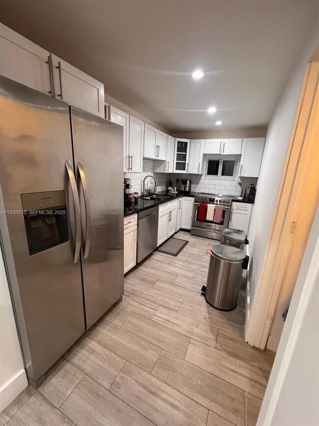 Building Photo - 3675 SW 26th St