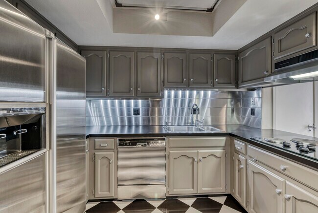 Building Photo - 7145 E McDonald Dr