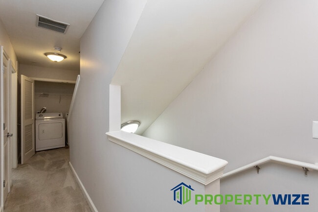 Building Photo - 4128 Orchard Ridge Blvd
