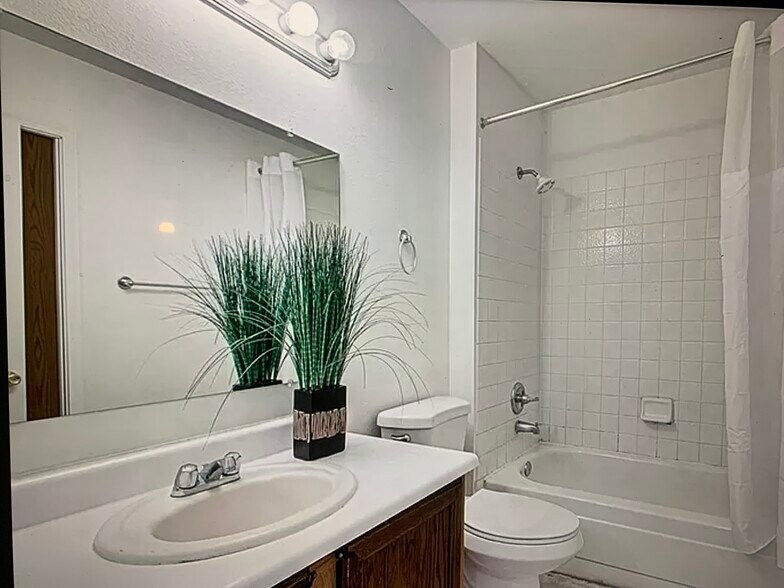 Bathroom 1 - 7095 Burcot Ave