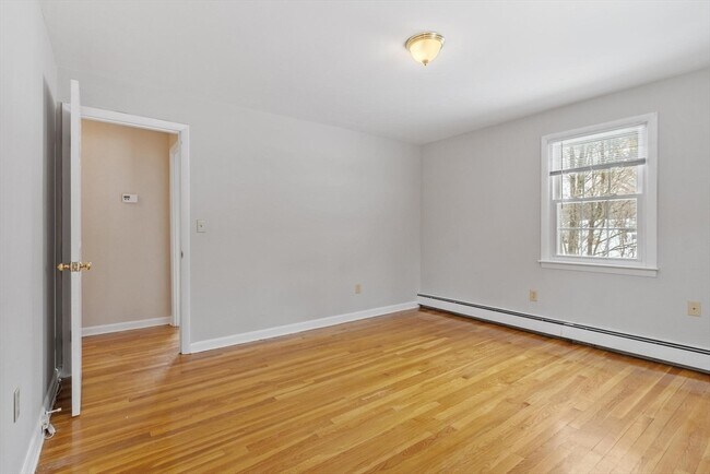 Building Photo - 20 Lovell St