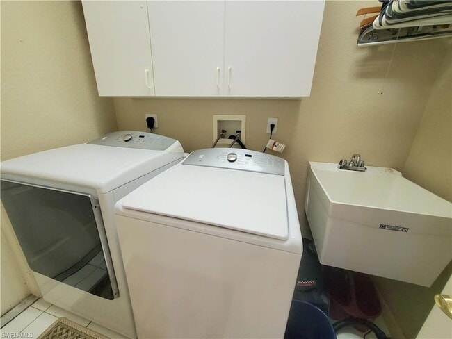 Building Photo - 1211 Chelmsford Ct