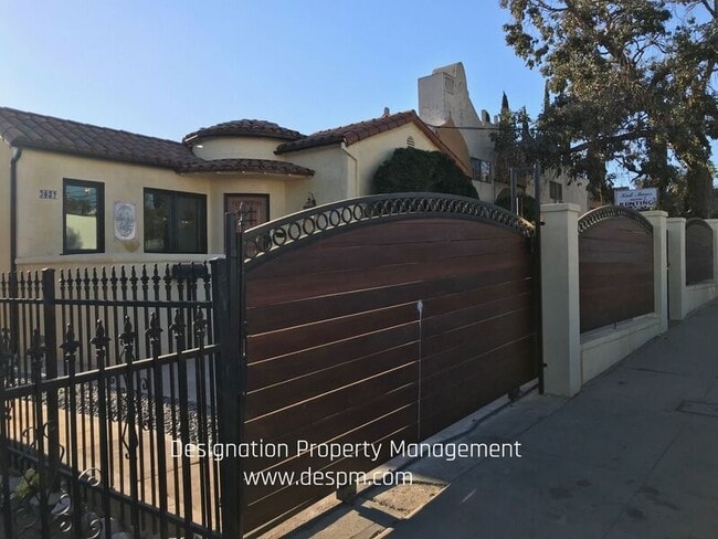 Building Photo - 3823 W Ave 42