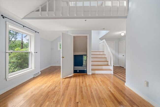 Building Photo - 24 Speen St