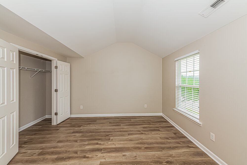 Building Photo - 1549 Pebble Ridge Dr