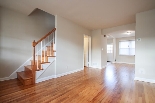 Building Photo - 6816 Eastbrook Ave