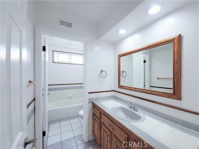 Building Photo - 9461 Downing Cir