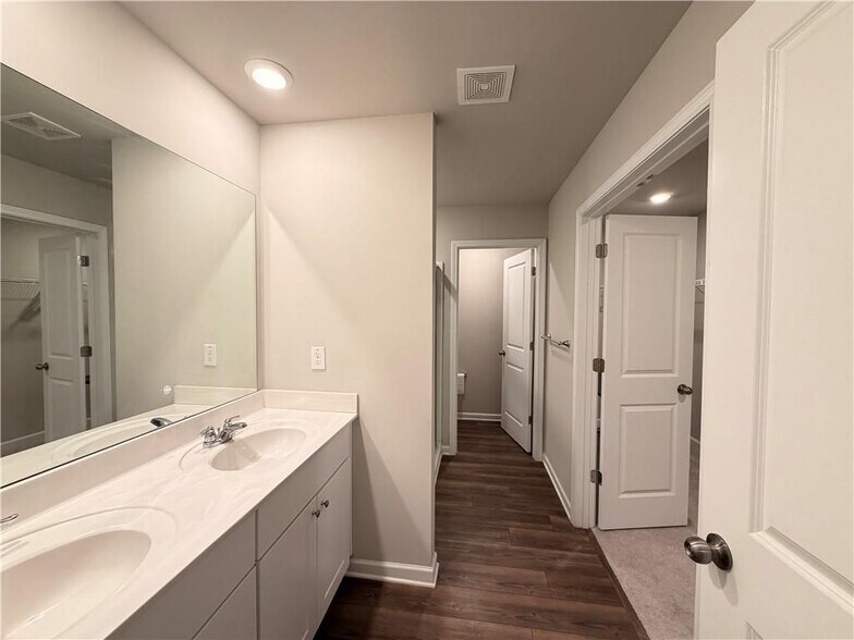 Building Photo - 223 Wynn Wy