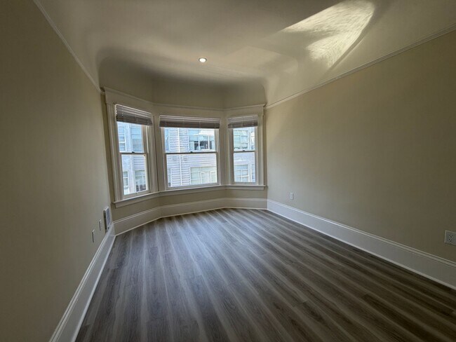 Building Photo - 569-571-571 Minna St