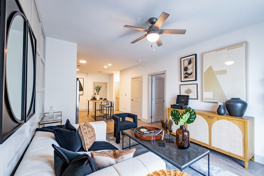 Woodburn Exchange - Living Room - Woodburn Exchange