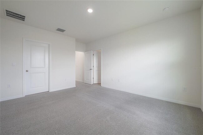 Building Photo - 16701 Maude Dr