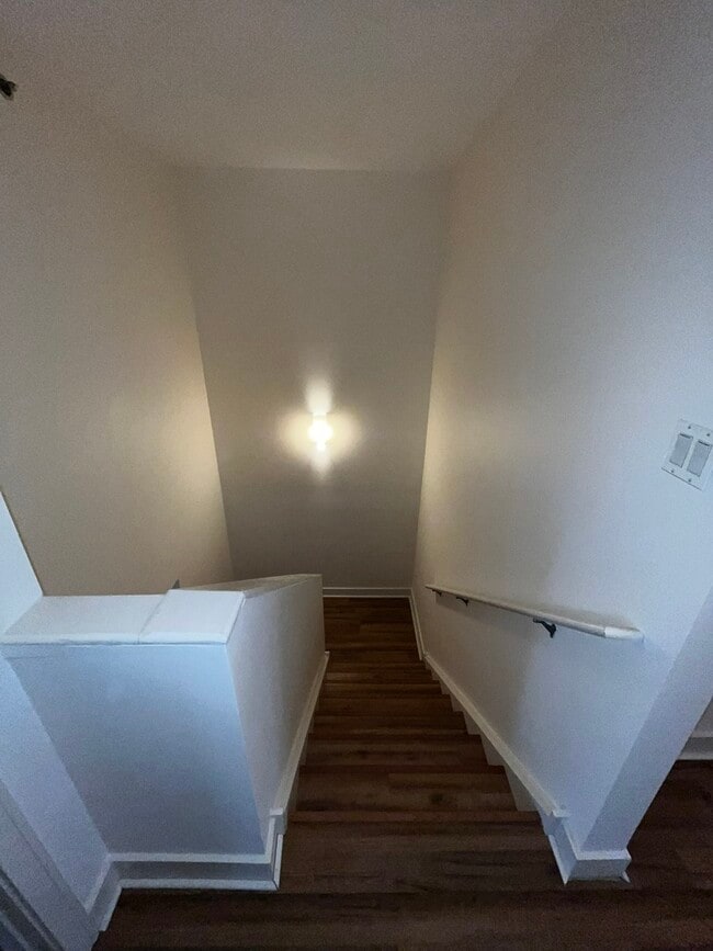 Building Photo - 1516 Broadway St