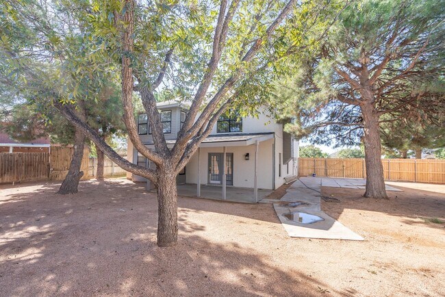 Building Photo - 8121 San Antonio St