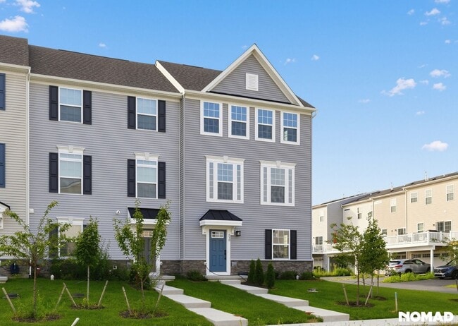 Building Photo - 710 Rosemary Wy