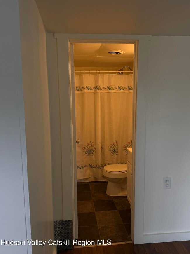 Building Photo - 48 Plattekill Dr