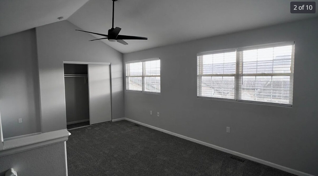 Building Photo - 3912 S Carson St