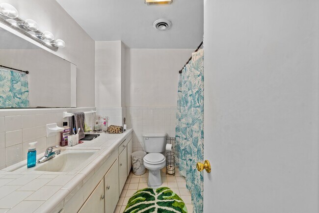 Building Photo - 1309 Willow St