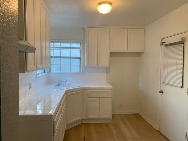 Building Photo - Tian Xiang Xu (IPM2176)