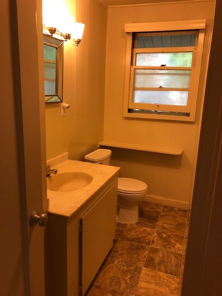 Building Photo - 5141 Keikilani Cir