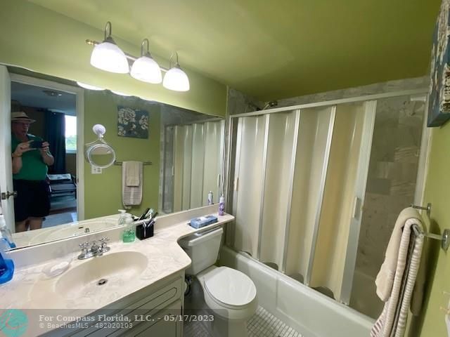 Building Photo - 9220 S Hollybrook Lake Dr