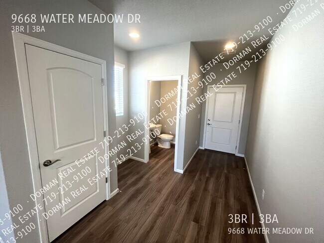 Building Photo - 9668 Water Meadow Dr