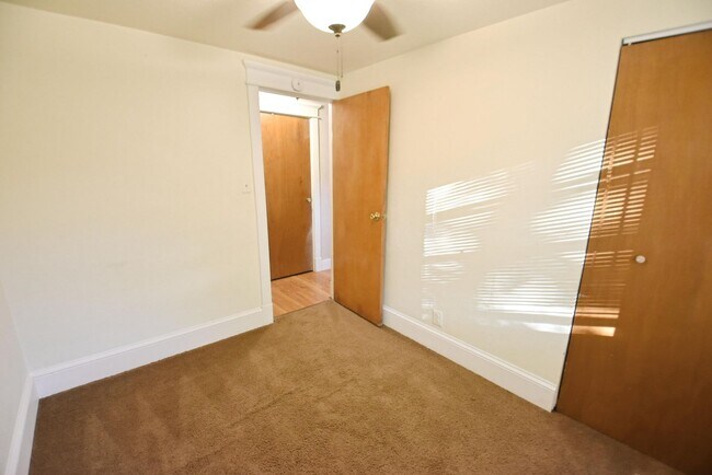 Building Photo - McKinley Terrace Home for Rent in South Bend, IN