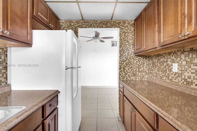 Building Photo - 1154 W 35th St