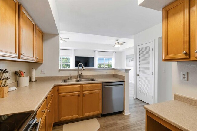 Building Photo - 1050 Villagio Cir