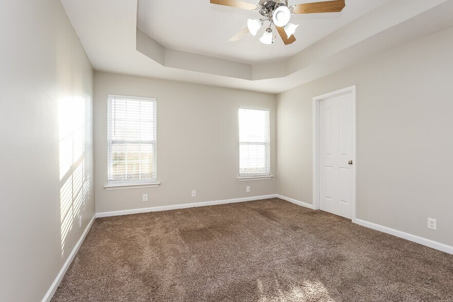 Building Photo - 8864 Cressent Glen Ct