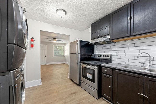 Primary Photo - 156 Fairfield Pl NW